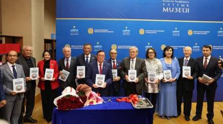 Гүлсім Еңсепова «Дипломатия дарабоздары» кітабының тұсауын кесті
