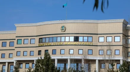МИД Казахстана опроверг информацию о доставке 14 граждан из зоны боевых действий