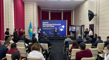 Таксистам и курьерам предлагают гарантии: Народная партия представила новый законопроект