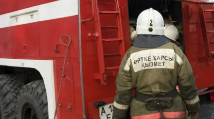 Өрттен 3 газ баллонын алып шықты