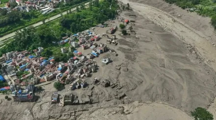 Непалдағы табиғи апаттан кейін жоғалған үш қазақстандықтың біреуі табылды