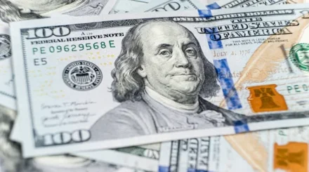 Доллар подскочил на 4 тенге: итоги торгов на бирже 9 октября