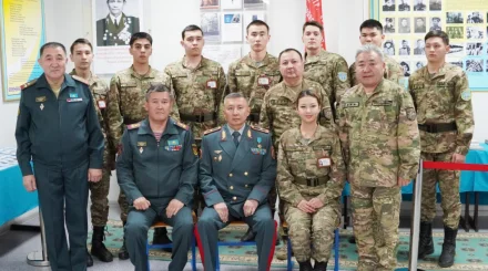  Ұлттық ұлан генералы Қайрат Үмбетов елордалық студенттермен кездесті 