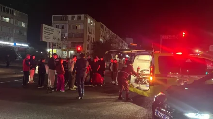 В Актау водитель Renault столкнулся с мопедом: 18-летняя девушка госпитализирована