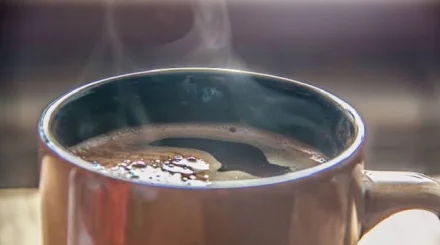 Слишком горячие чай и кофе могут повышать риск рака пищевода