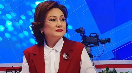 «Жалғызбасты әйелдің етегін я ел, я жел ашады»: Дана Нұржігіт жалғызбасты әйелдер туралы