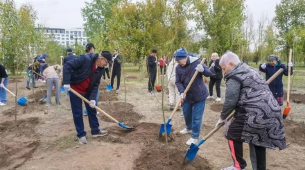 Около 400 тысяч жителей приняли участие в осеннем экологическом месячнике в Астане