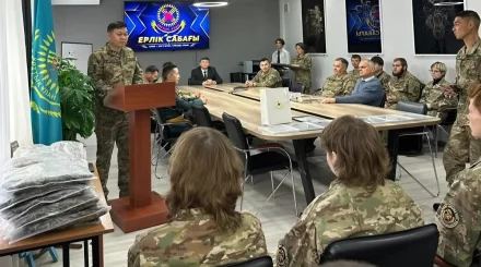 Курсантам клуба “Жас бүркіт” в Костанае рассказали о военной службе