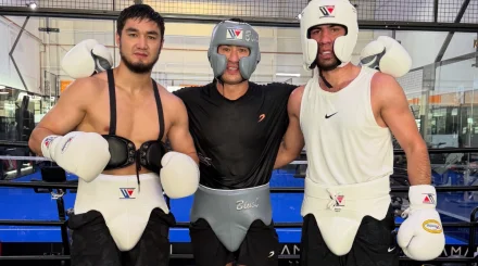 Дмитрий Бивол поделился философией бокса после встречи с чемпионом Узбекистана