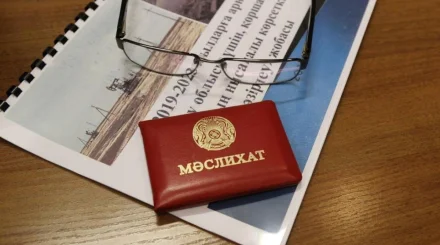 Тоқаев барлық деңгейдегі мәслихаттардың өкілетін мерзімінен бұрын тоқтату мәселесін қарастырды