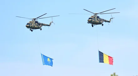 Короля Бельгии встретили в Акорде вертолётами с флагами двух стран