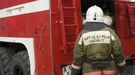 Өрт сөндірушілер 6 адам, оның ішінде екі баланы эвакуациялады