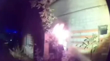 Ақтөбеде 28 адам өрт шыққан үйден аман шықты: арасында 8 бала бар (ВИДЕО)