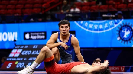 Два казахстанских борца вышли в финал молодежного чемпионата мира в Лас-Вегасе