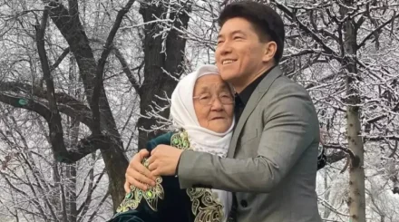 Әнші Сәкен Майғазиевтің анасы дүние салды