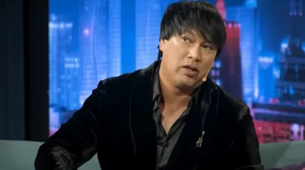   "Отбасы құрмас бұрын материалдық жағдайды реттеу керек": әнші Бүркіт жастарға кеңес берді (видео)   