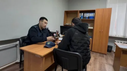 Двух иностранцев выдворят из Казахстана за нарушения миграционного законодательства