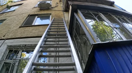 Два пожара за утро: В Уральске спасли женщину, под Алматы сгорели дом и баня