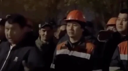 «Жоспар өседі, жалақы өспейді»: Ақтөбеде зауыт жұмысшылары наразылыққа шықты