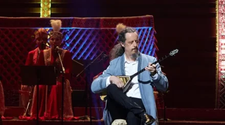 Америкалық өнерпаз «Адай» күйін орындады