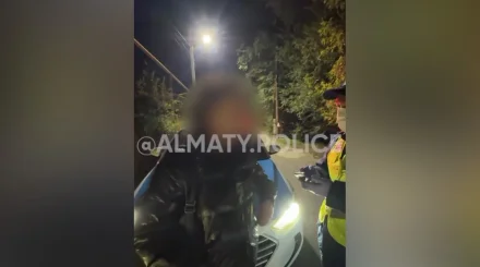 Алматы тұрғыны көршісінің терезесінен ауыр қылмысты көрген – үйден ер адамның мәйіті табылды (ВИДЕО)