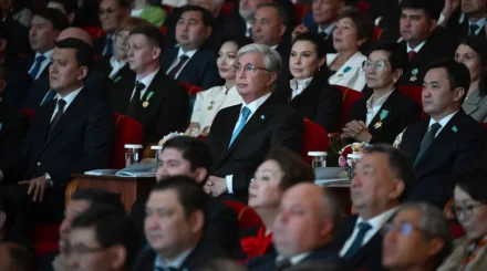 Глава государства посетил праздничный концерт по случаю Дня Республики
