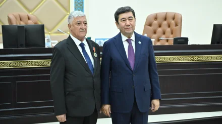 Халық кеңесінің төрағасы Президенттің атынан наградалар табыстады