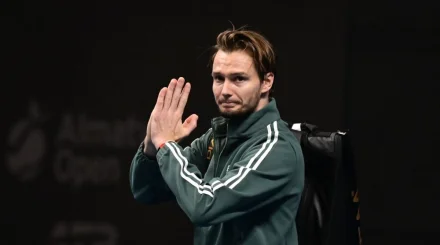Александр Бублик снялся с полуфинала Almaty Open