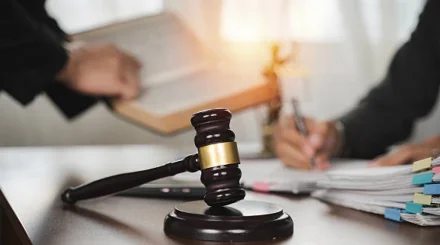   Оралда көлік нөміріне балағат сөз жазған жүргізушіге 86 мың теңге айыппұл салынды   