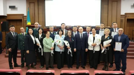 В Министерстве экологии состоялось торжественное мероприятие, приуроченное ко Дню Республики