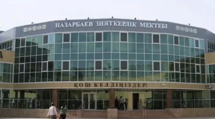 Преподавателя НИШ уволили после переписки с ученицей: появились новые подробности