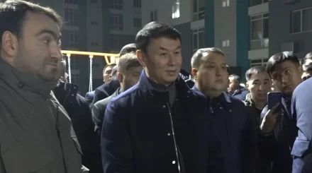 Аким Алматы провел встречу с жителями Турксибского района