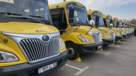 Алматыдағы мектеп автобустары: балалар тасымалы мен олардың қауіпсіздігі қалай ұйымдастырылған