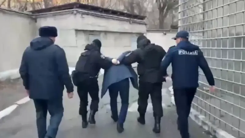Шымкентте қызды пышақтап өлтірген күдікті ұсталды