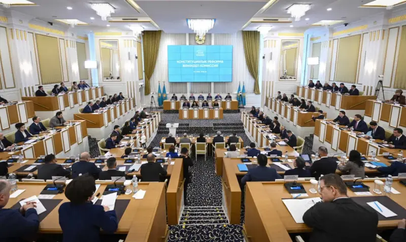 Конституциялық комиссияның екінші отырысында реформалар жөнінде келіп түскен ұсыныстар талқылануда