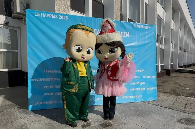 ШҚО-да сайлау учаскелеріне ертегі және ұлттық киімдегі кейіпкерлер келді