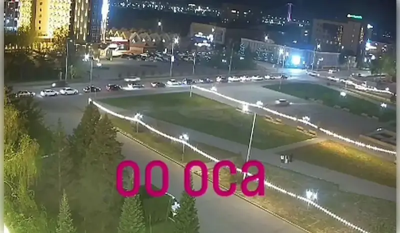 Семейде мас жүргізуші Абай атындағы кітапхана ғимаратына соғылды (ВИДЕО)