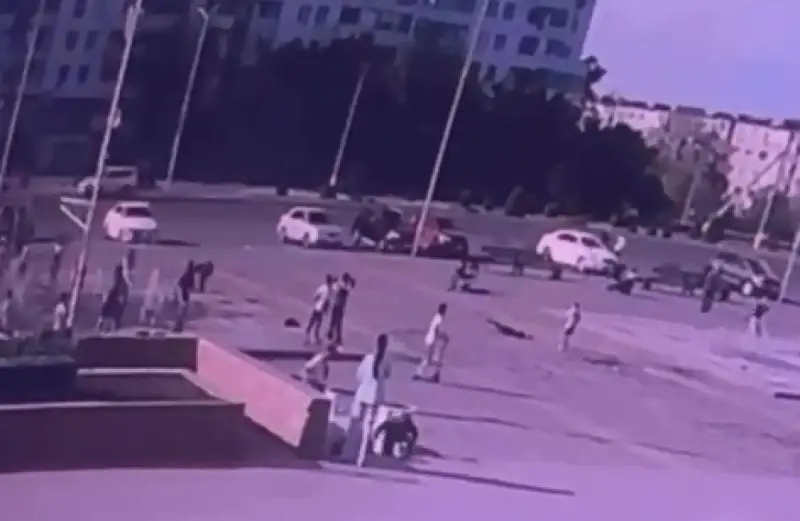 Ребенок упал в двухметровую яму в Экибастузе (ВИДЕО)