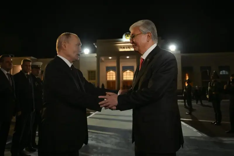 Тоқаев Путинді елорда әуежайынан шығарып салды