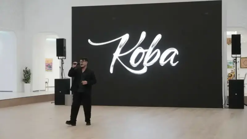 Певец Кобыланды Болат выступил на ярмарке в Астане