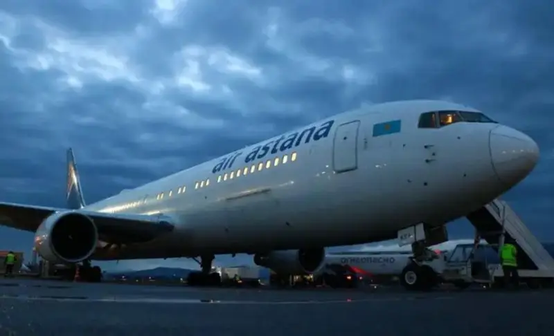 «Чинили прямо на глазах»: Air Astana на 8 часов задержала рейс из Антальи