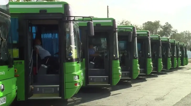 Экологи выявили нарушения в автобусных парках Алматы