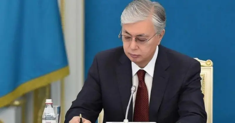  Президент Қылмыстық және Әкімшілік кодекстерге өзгерістер енгізетін заңға қол қойды 
