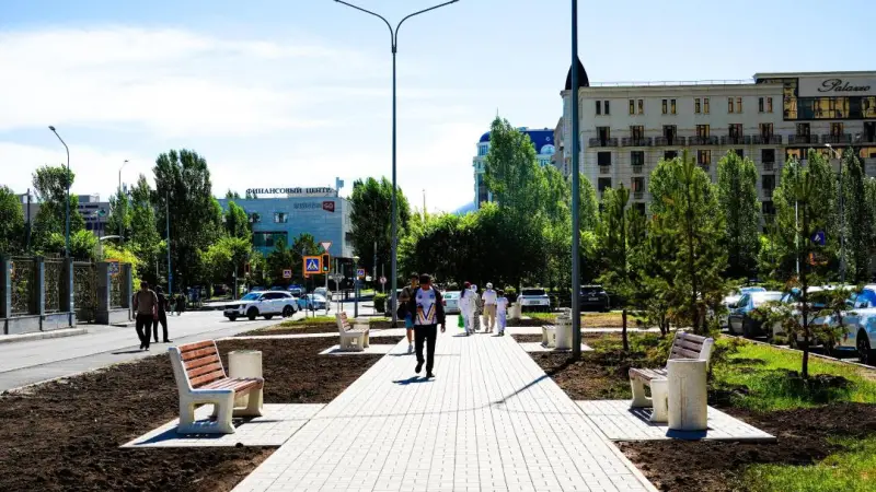 В Астане открыли новую аллею в честь Дня Конституции