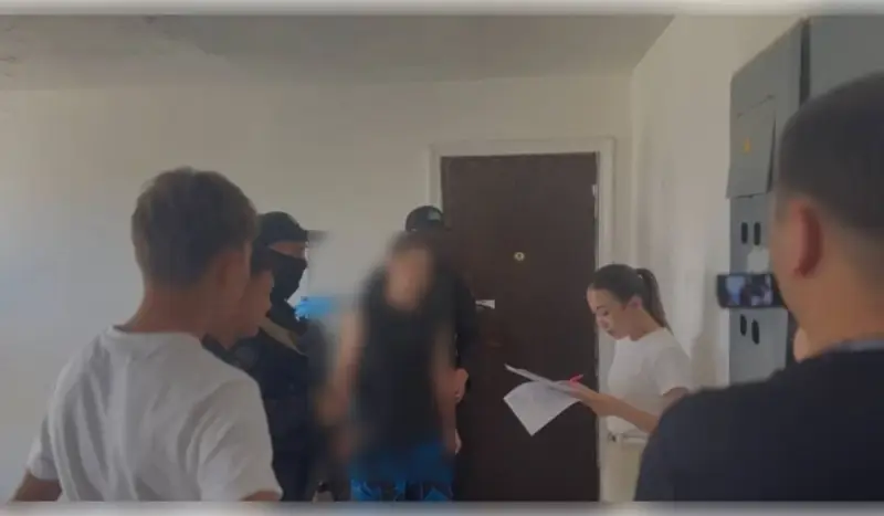 Продавал видео с участием несовершеннолетней: подозреваемого задержали в Жетысу (ВИДЕО)