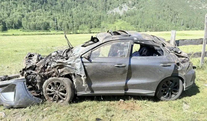 Четыре казахстанца пострадали в ДТП в Республике Алтай (ФОТО)