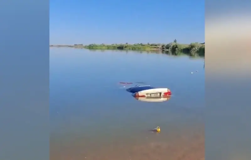 Трагедия у воды: автомобиль с детьми съехал в водоем