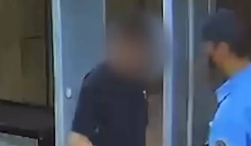 Неудачная шутка в метро закончилась для 22-летнего алматинца арестом