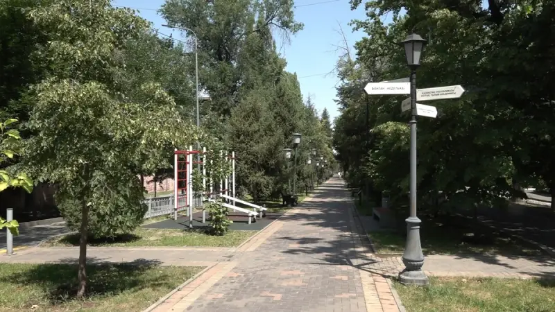 Шаг за шагом к комфорту: в Медеуском районе Алматы обновляют общественные пространства