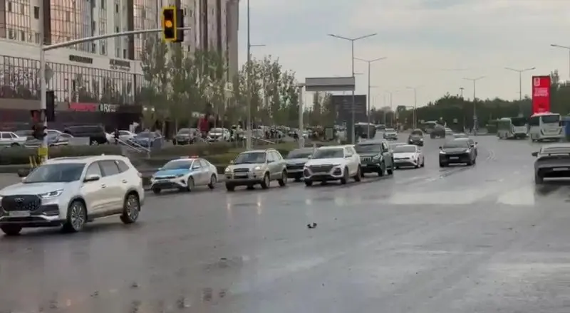 За 22 минуты на Астану обрушилась треть месячной нормы осадков